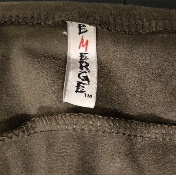 Sage green 90s vibes tank top - Picture 3 of 3